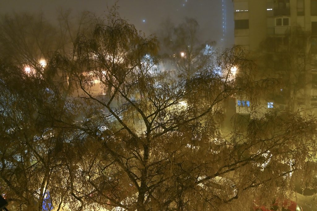 Foto projekt 365 12-13-2025 Magla 24 sata s mog prozora