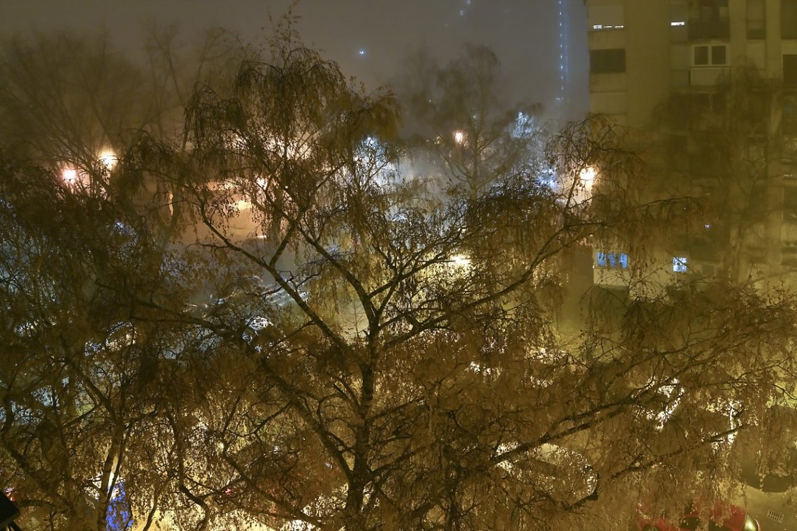 Foto projekt 365 12-13-2025 Magla 24 sata s mog prozora