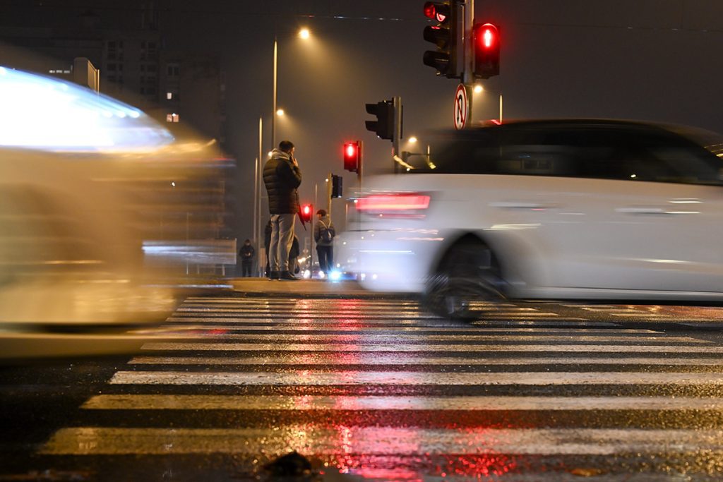 Foto projekt 365 01-25-2026 savršeni trenutak u dinamičnoj atmosferi života ulice