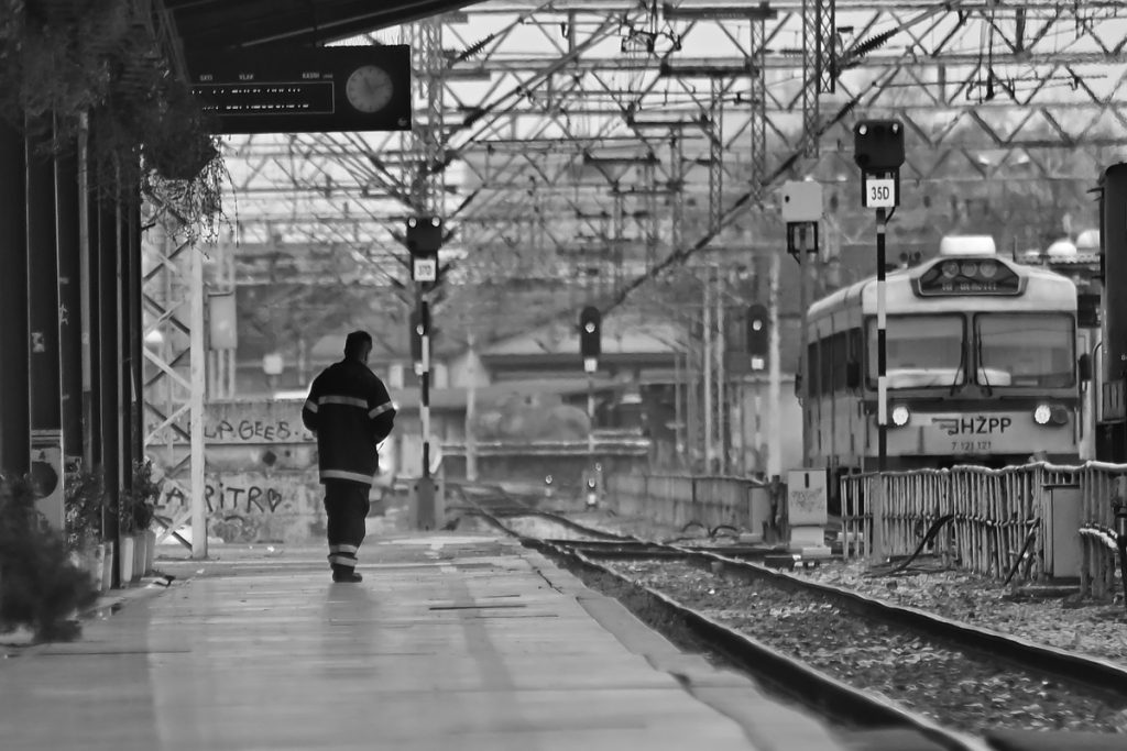 Foto projekt 365 01-31-2026 Geometrija dubine u siječanjskom sivilu