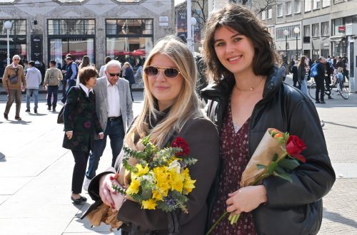 Njena snaga, nježnost i cvijeće- Sretan Dan žena - hvala Dori i Jani