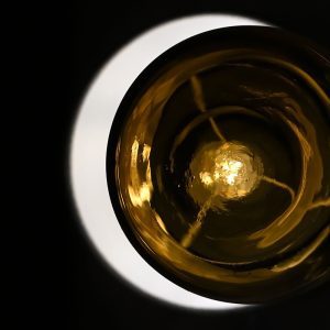 Geometrija u mraku, fotografija okruglog predmeta u low key tehnici