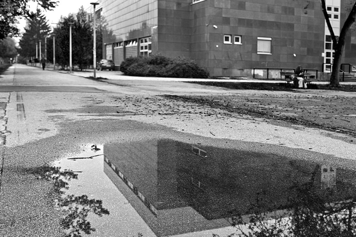 Bez kontrasta s nešto kiše