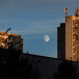 Zarobljeni Mjesec