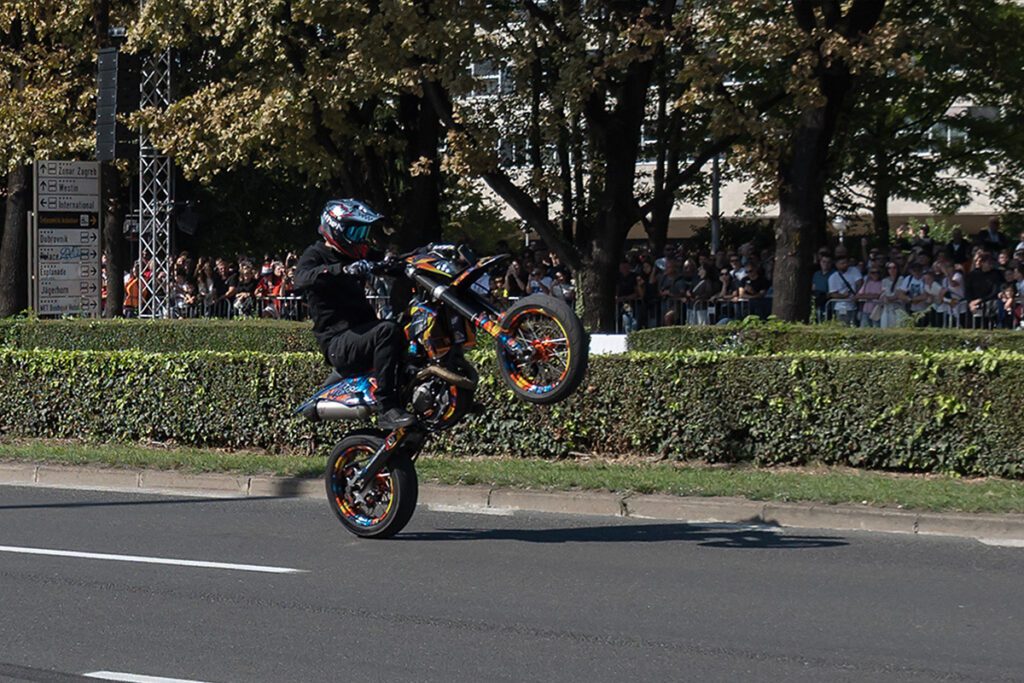 Brzina, buka i dim na Red Bull Showrun Zagreb