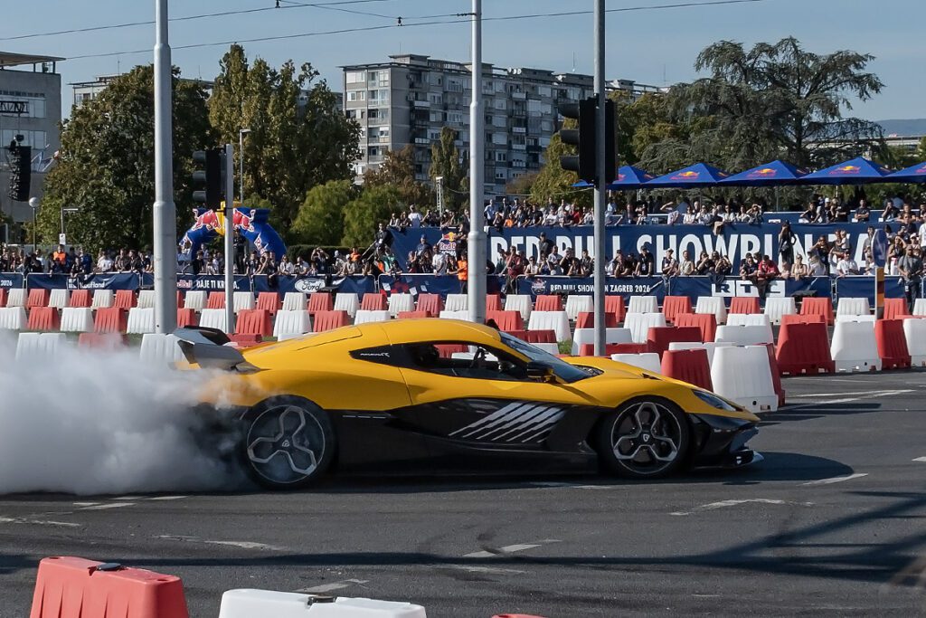Brzina, buka i dim na Red Bull Showrun Zagreb