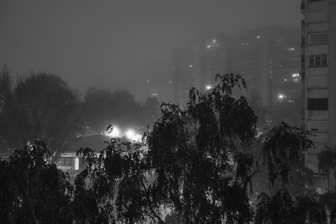 Magla u rano jutro krajem listopada u Zagrebu