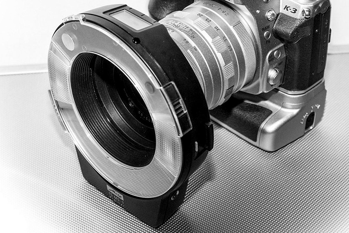 Fotonauk bljeskalica za dentalnu fotografiju