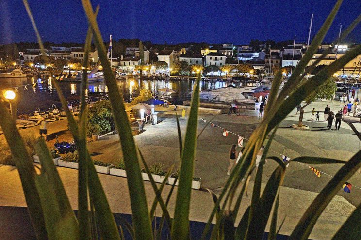 Fotonauk digitalni šum